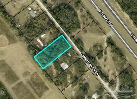 4751 Christopher Ln, Milton, FL 32583