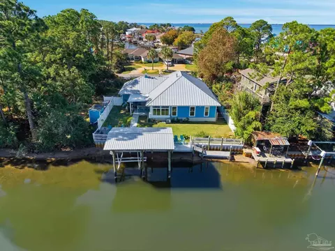 1688 College Pkwy, Gulf Breeze, FL 32563