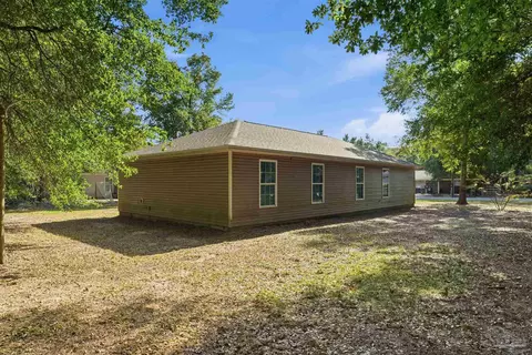Exterior - 6582 Lee St, Milton, FL 32570 photo 5 of 7
