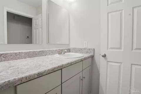 Bath - 6582 Lee St, Milton, FL 32570 photo 6 of 6