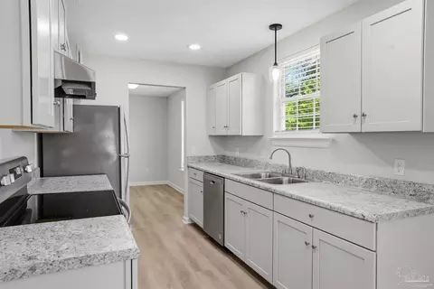Kitchen - 6582 Lee St, Milton, FL 32570 photo 1 of 1