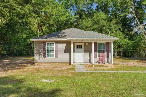 6582 Lee St, Milton, FL 32570