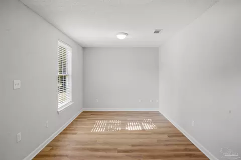 Living - 6582 Lee St, Milton, FL 32570 photo 4 of 4