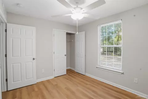 Bedroom - 6582 Lee St, Milton, FL 32570 photo 3 of 5