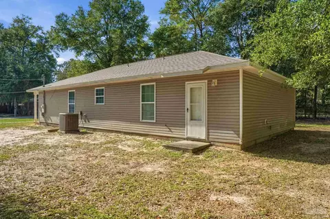 Exterior - 6582 Lee St, Milton, FL 32570 photo 4 of 7