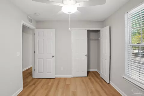 Bedroom - 6582 Lee St, Milton, FL 32570 photo 2 of 5