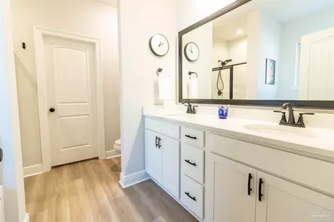 Bath - 4234 Southern Palm Dr, Pace, FL 32571 photo 3 of 7