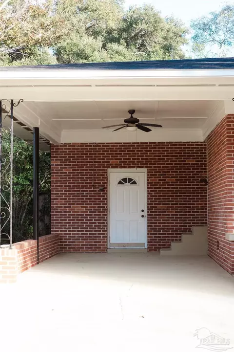 Exterior - 806 Watson Ave, Cantonment, FL 32533 photo 2 of 5