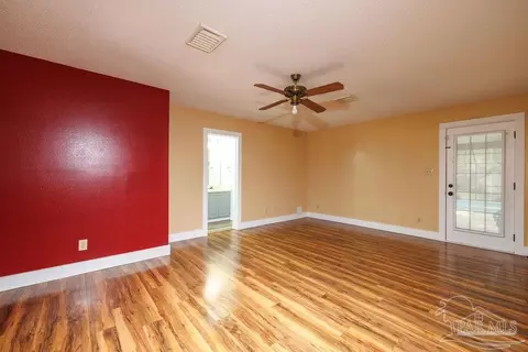 Living - 5425 Windham Rd, Milton, FL 32570 photo 3 of 4