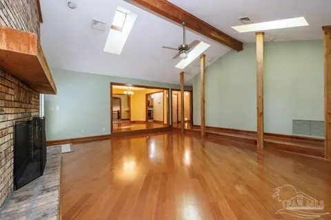 Living - 5425 Windham Rd, Milton, FL 32570 photo 2 of 4