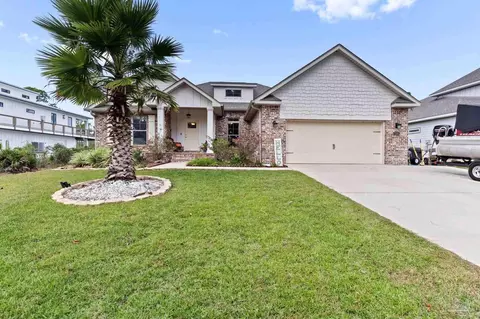5304 N Shore Rd, Pensacola, FL 32507
