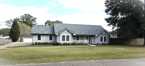7300 Glidden Ln, Pensacola, FL 32526