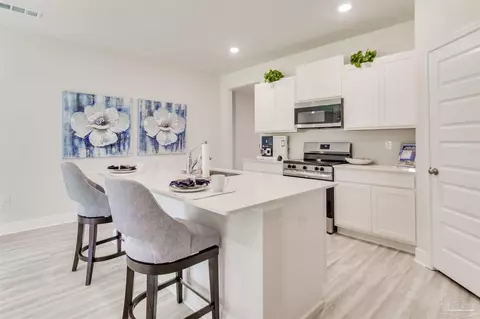 Kitchen - 4627 Eider Rd, Pace, FL 32571 photo 3 of 4