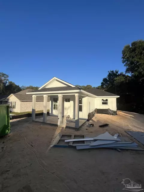 5634 Alabama St, Milton, FL 32570