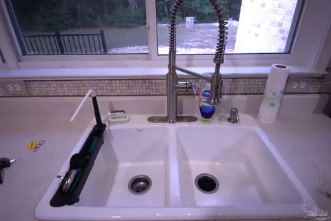 Kitchen - 7195 Heath Rd, Milton, FL 32570 photo 2 of 2