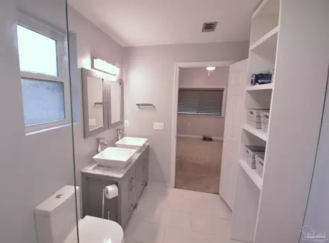 Bath - 7195 Heath Rd, Milton, FL 32570 photo 8 of 8