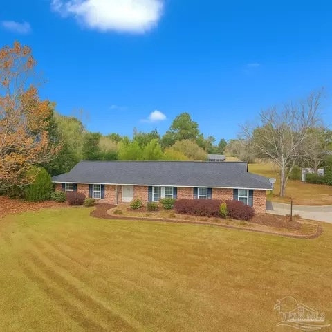 2530 Sandicrest Dr, Cantonment, FL 32533