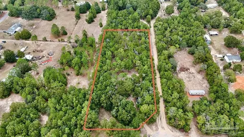 8004 Delta Dr, Milton, FL 32583