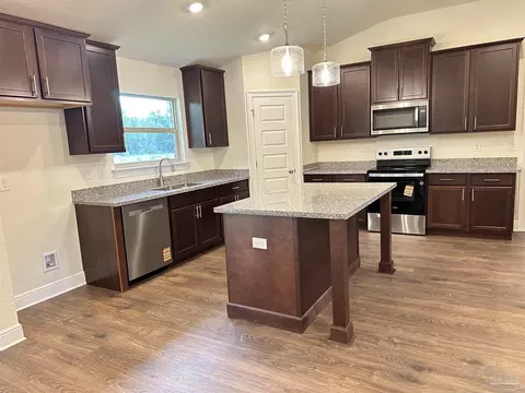 Kitchen - 5220 Barnett Rd, Pace, FL 32571 photo 3 of 3