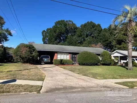 6514 Lark Ave, Milton, FL 32570