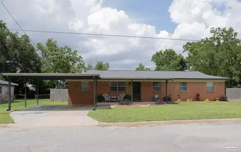 7170 Peninsula Dr, Pensacola, FL 32526