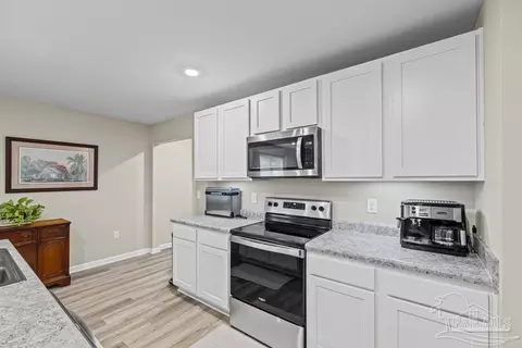 Kitchen - 5455 Peach Dr, Pace, FL 32571 photo 4 of 6