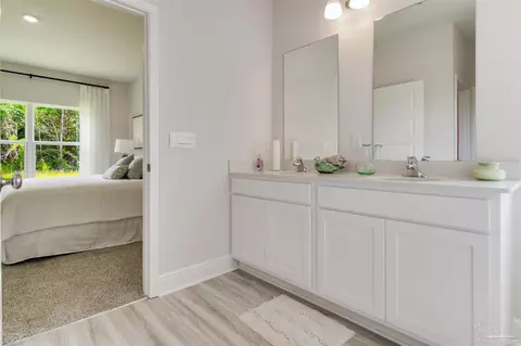 Bath - 4752 Redhead Ct, Pace, FL 32571 photo 4 of 4