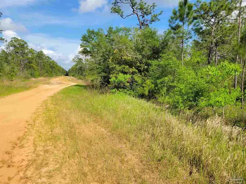 23 San Juan St, Milton, FL 32583