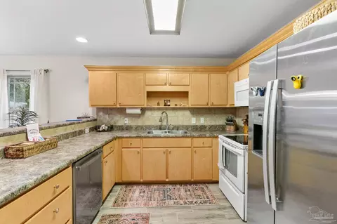 Kitchen - 3963 Edgefield St, Pace, FL 32571 photo 2 of 3