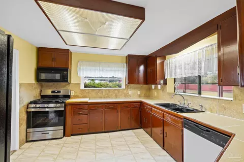 Kitchen - 3811 Wilkes St, Pace, FL 32571 photo 4 of 5