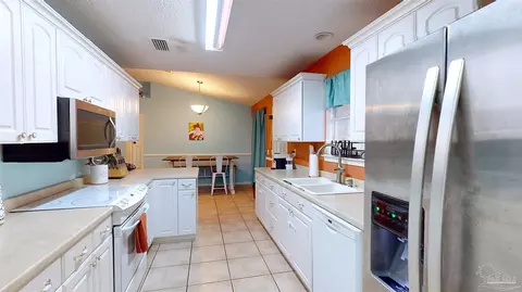 Kitchen - 2511 Argle Rd, Cantonment, FL 32533 photo 4 of 4
