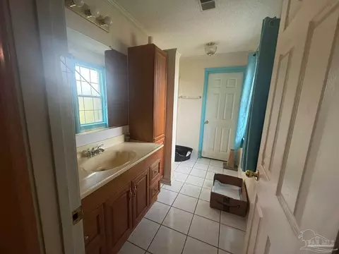 Bath - 4751 W Spencer Field Rd, Pace, FL 32571 photo 4 of 6