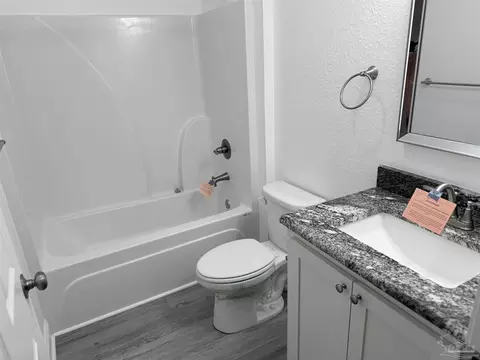 Bath - 3013 N 36th Ave, Milton, FL 32583 photo 1 of 2