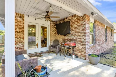 Exterior - 4304 Village Oak Ln, Pace, FL 32571 photo 3 of 9