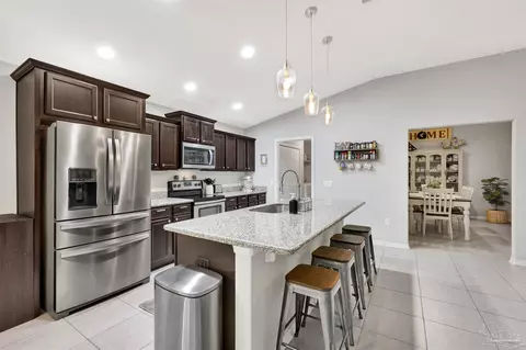 Kitchen - 4304 Village Oak Ln, Pace, FL 32571 photo 4 of 5