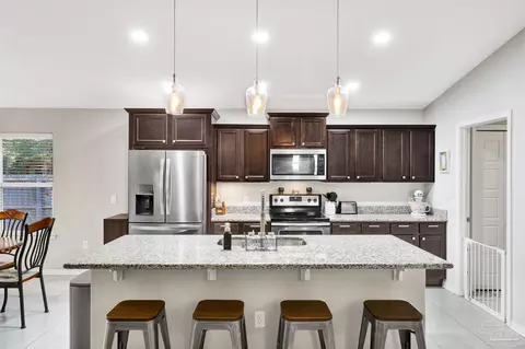 Kitchen - 4304 Village Oak Ln, Pace, FL 32571 photo 3 of 5