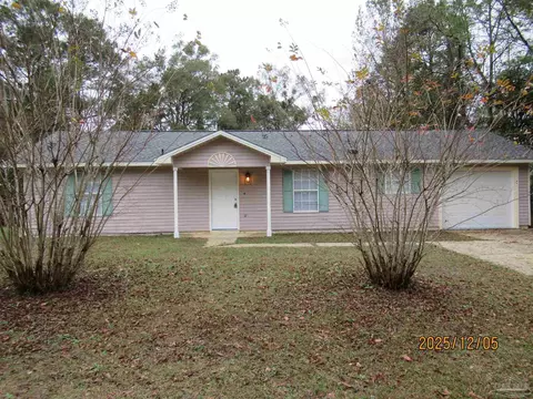 526 Greenberry Dr, Cantonment, FL 32533