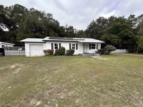 6500 Sanders St, Milton, FL 32570