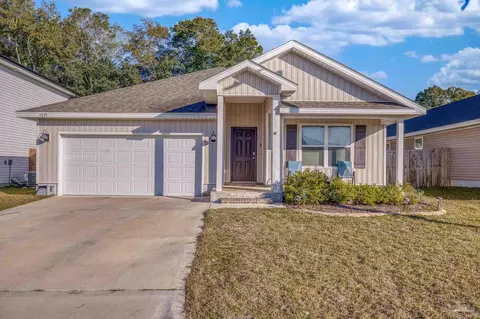 5293 Peach Dr, Pace, FL 32571