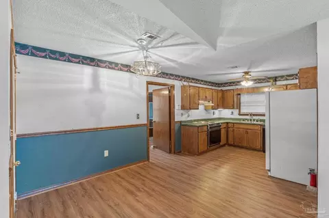 426 Brown Pl, Crestview, FL 32539 photo 12