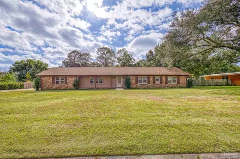 3031 Swan Ln, Pensacola, FL 32504
