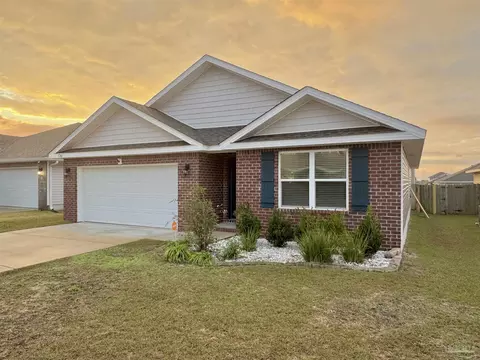 5740 Guinevere Ln, Milton, FL 32583