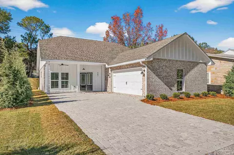 907 Bay Blvd, Pensacola, FL 32503