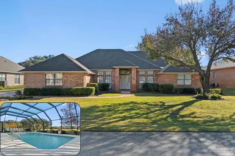 2640 Masters Blvd, Navarre, FL 32566