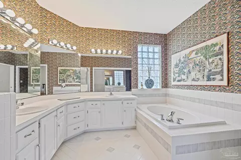 Bath - 3209 Kingsmill Dr, Pace, FL 32571 photo 2 of 5