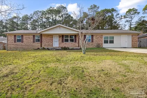 5053 Forest Creek Dr, Pace, FL 32571