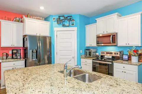 Kitchen - 5752 Conley Ct, Pace, FL 32571 photo 3 of 5