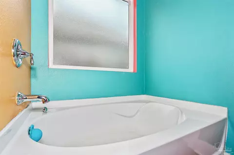 Bath - 5752 Conley Ct, Pace, FL 32571 photo 3 of 4
