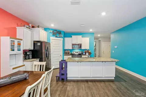 Kitchen - 5752 Conley Ct, Pace, FL 32571 photo 4 of 5