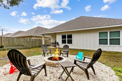 Exterior - 5752 Conley Ct, Pace, FL 32571 photo 7 of 8
